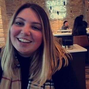 Meet your Posher, Gabi